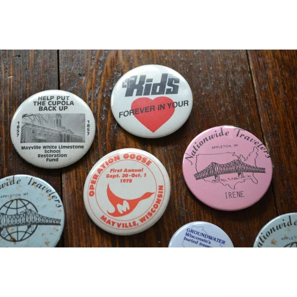 Pin back button lot‎ Collectible 2